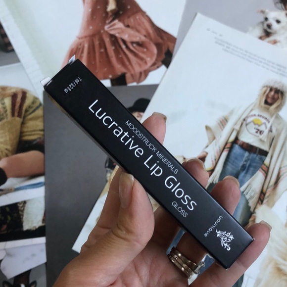 Younique Other - Younique lucrative lip gloss in Luxe Younique Other - Younique lucrative lip gloss in Luxe